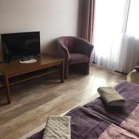 Ilona Panzio Hotel บาลาตอนแลลเล ภายนอก รูปภาพ
