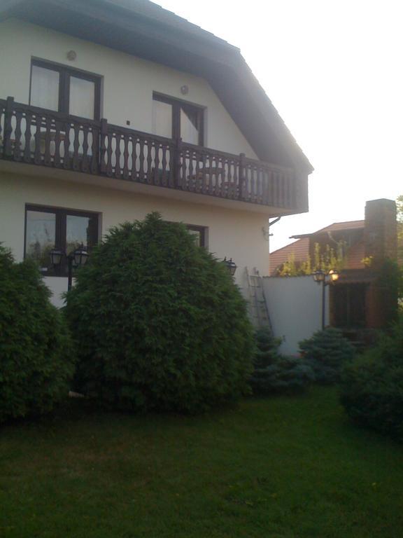 Ilona Panzio Hotel บาลาตอนแลลเล ภายนอก รูปภาพ