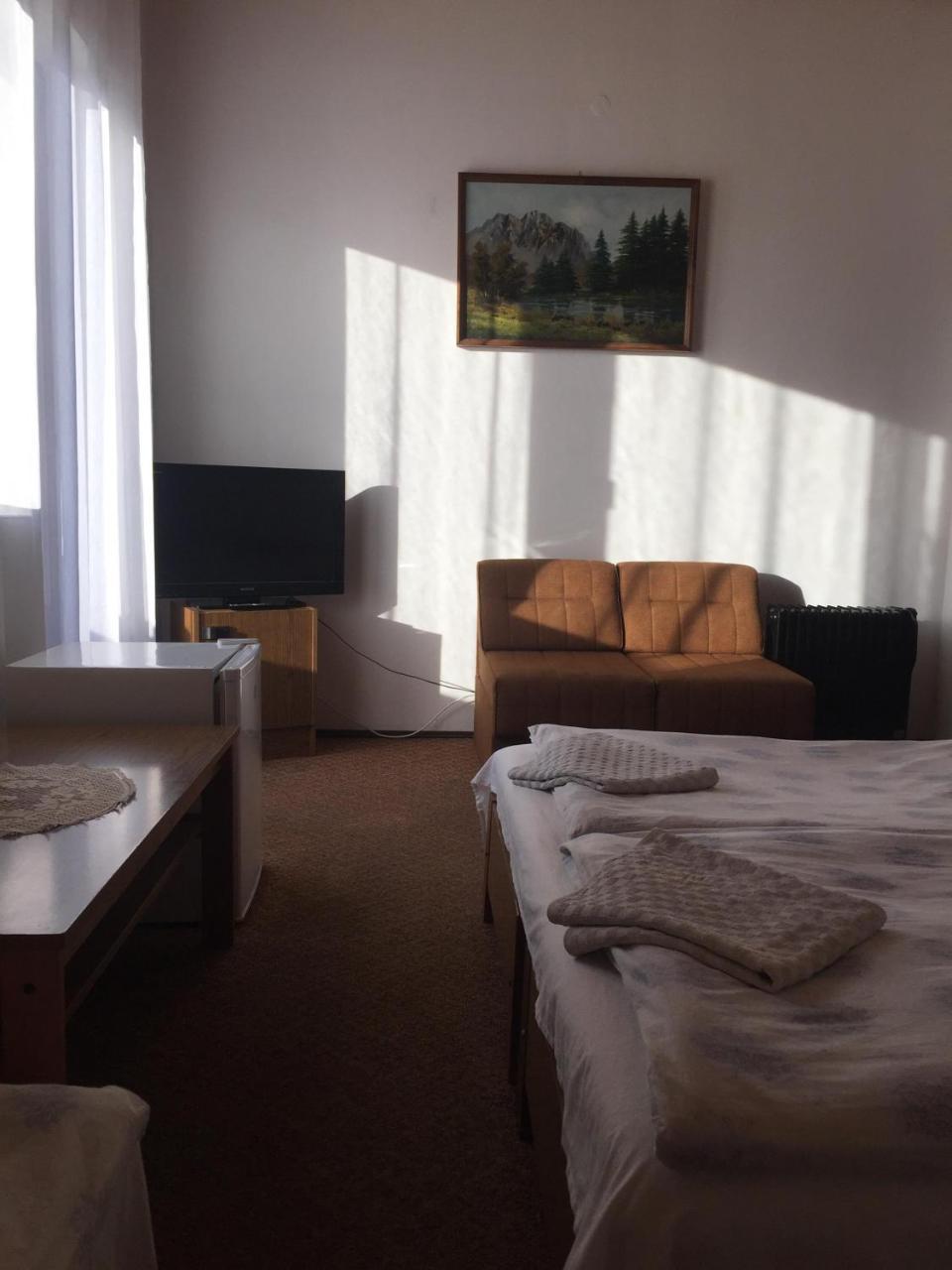 Ilona Panzio Hotel บาลาตอนแลลเล ภายนอก รูปภาพ