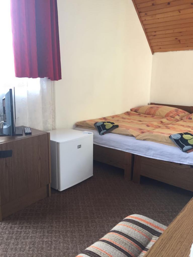 Ilona Panzio Hotel บาลาตอนแลลเล ภายนอก รูปภาพ