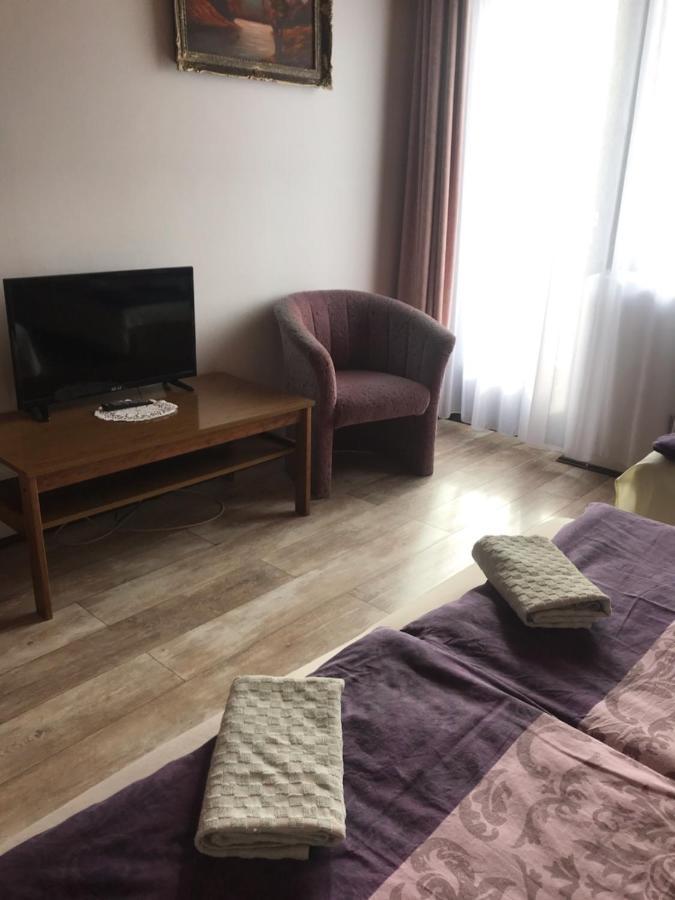 Ilona Panzio Hotel บาลาตอนแลลเล ภายนอก รูปภาพ